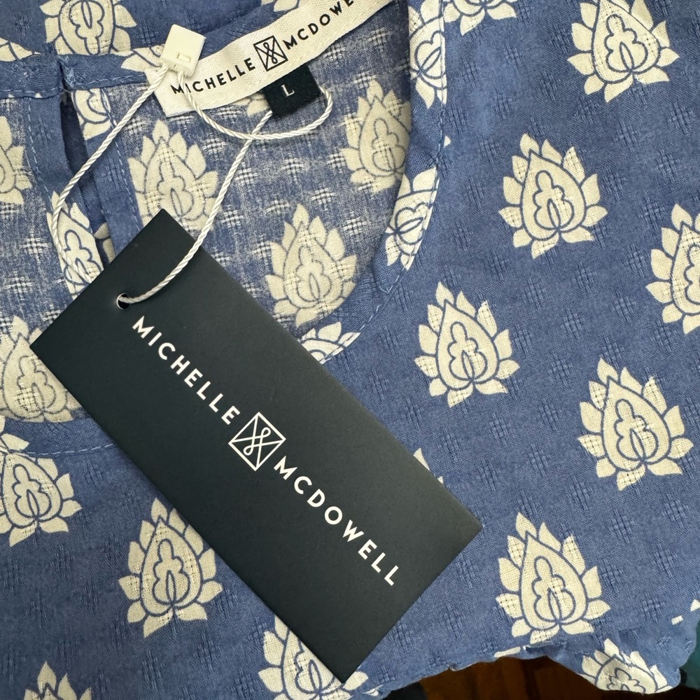 Women’s Michelle McDowell Blue Floral Women's Top NWT - Picture 5 of 5